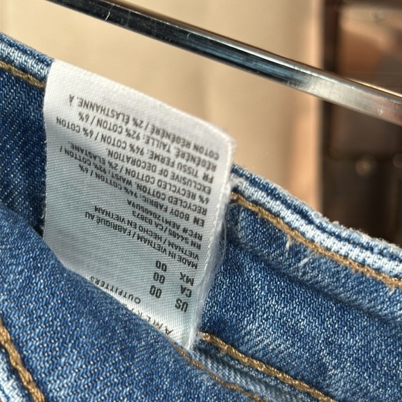 American Eagle Outfitters Medium Blue Wash Denim Jean Shorts w Pastel Florals 00 - Picture 10 of 11